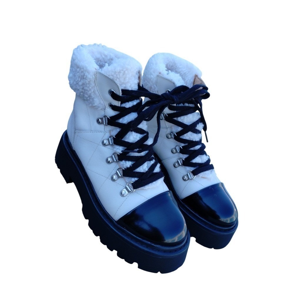 Steve Madden Reyen White Leather Faux Fur Trim Lug Sole Boots 7M REYE01S1